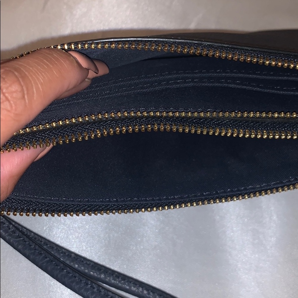 Navy blue coach wristlet - Picture 4 of 4